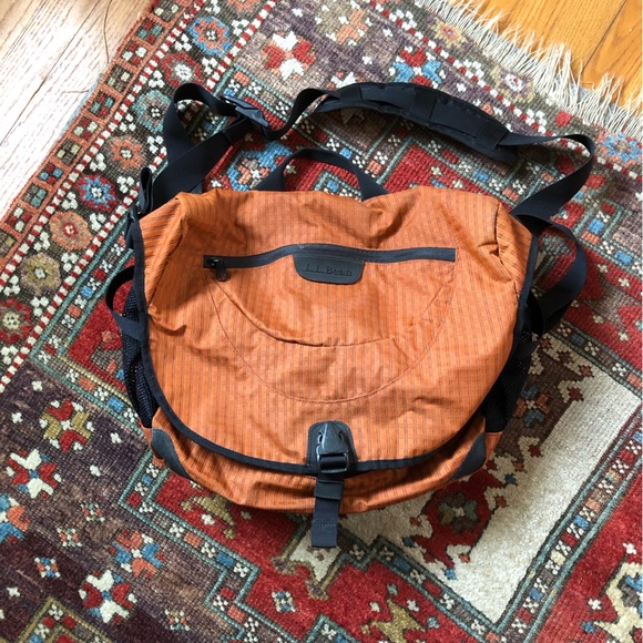 L.L. Bean messenger bag in orange - Picture 2 of 11